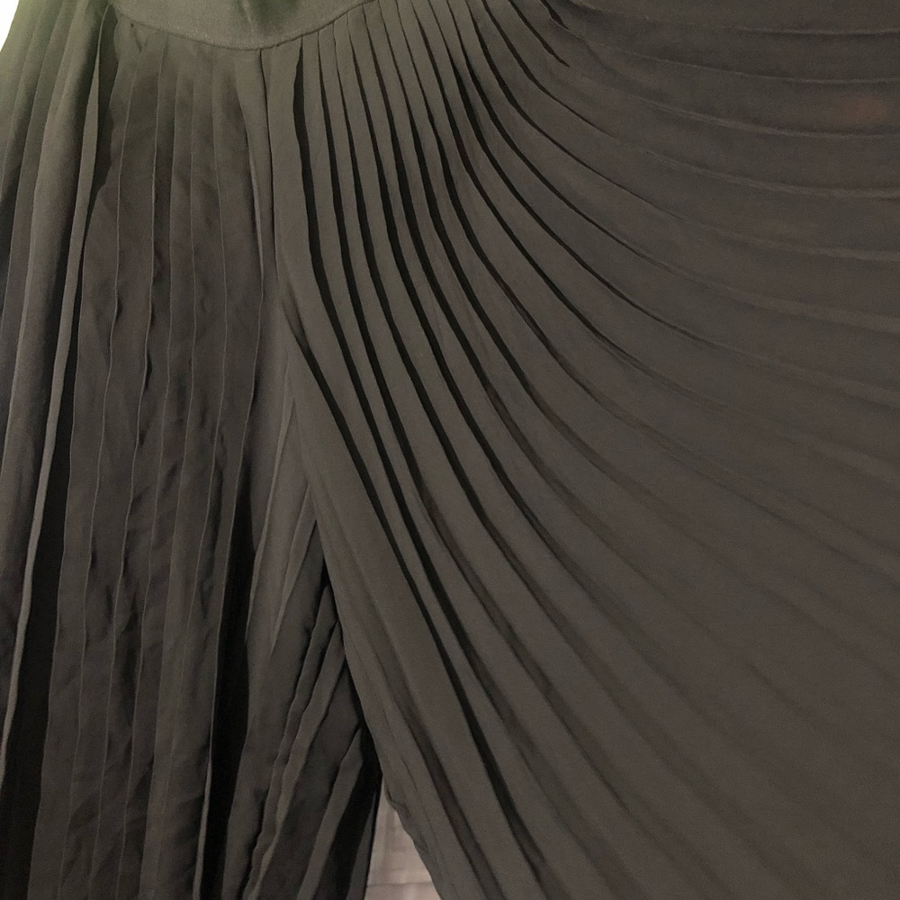 Sheer pleated pant